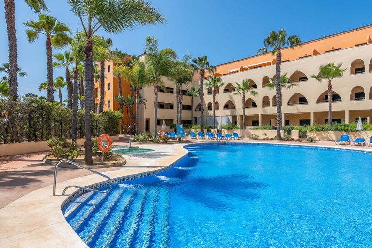 Pool 4, Beachfront Apartment With Terrace, Huelva
