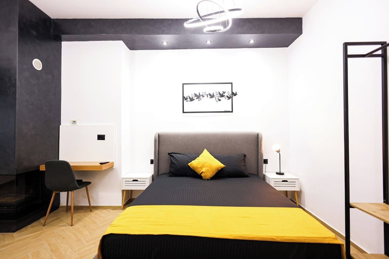Room 4, Grandstay Central 105, Durrësit