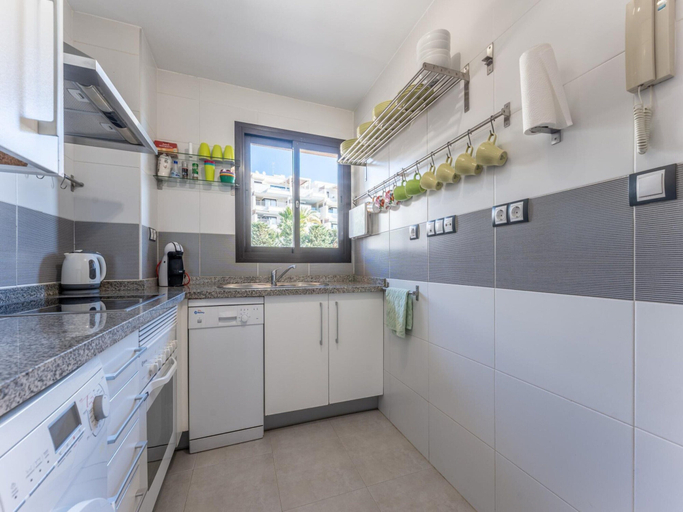 Private kitchen 2, Modernly Designed Holiday Flat in Mijas Costa, Málaga