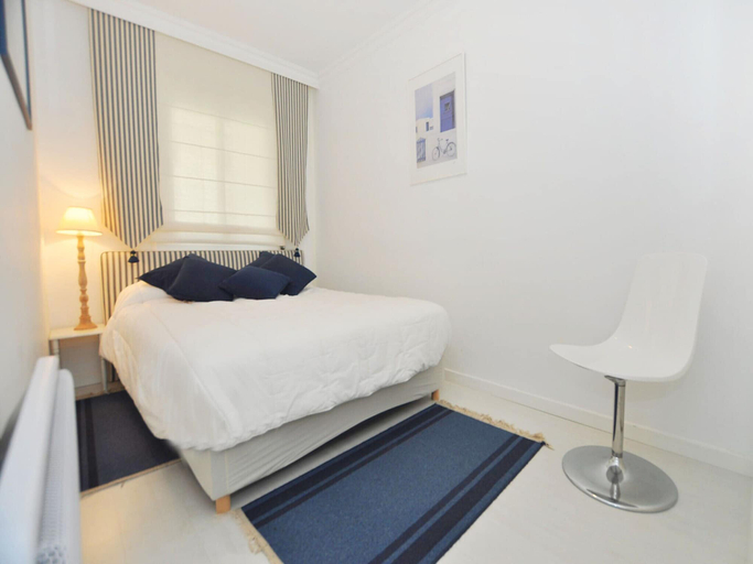 Bedroom 2, Sea-view Apartment in Roses Near Beach, Girona