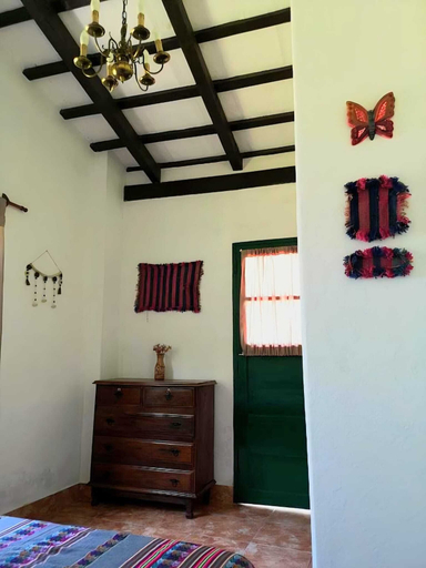 Room 4, Finca historica los algarrobos, Capital
