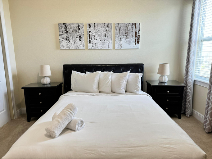 Interior 2, 351-6-ld-hidden Retreat, Osceola