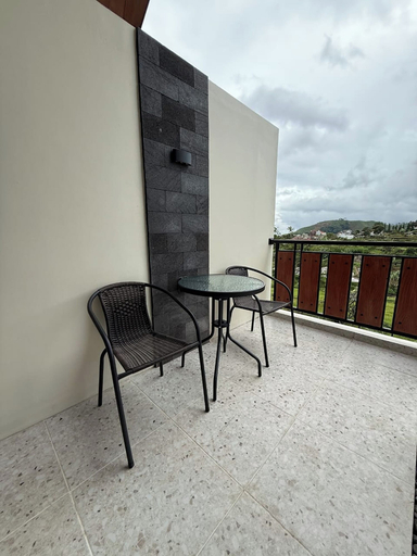 balcony 11