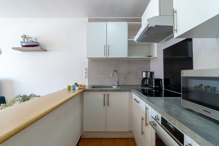 Private kitchen 5, Apartment in Empuriabrava Near Beach, Girona