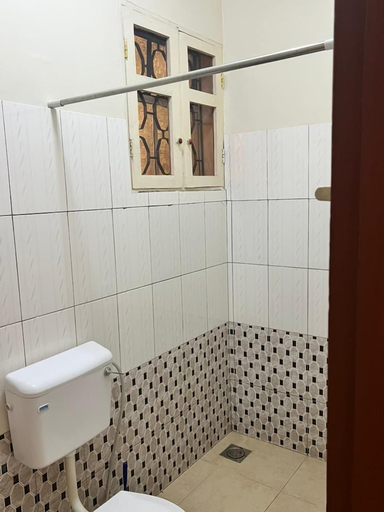 Bathroom 3, B&B HOTEL, Moshi Urban