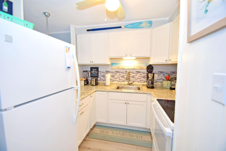 Private kitchen 3, Orleans Court 304 1 Bedroom Condo, Worcester