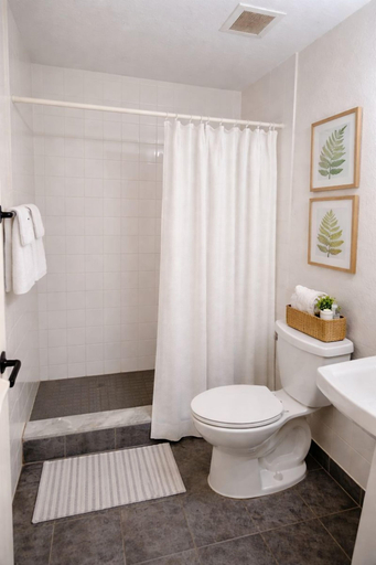 Bathroom 3, Queens Lodge Motel, Palm Beach