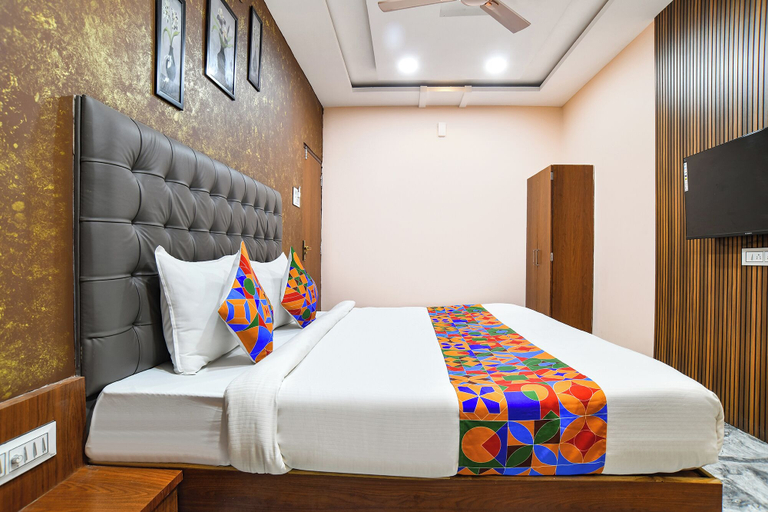 Room 4, FabHotel Kamari Inn, Vijay Nagar, Indore