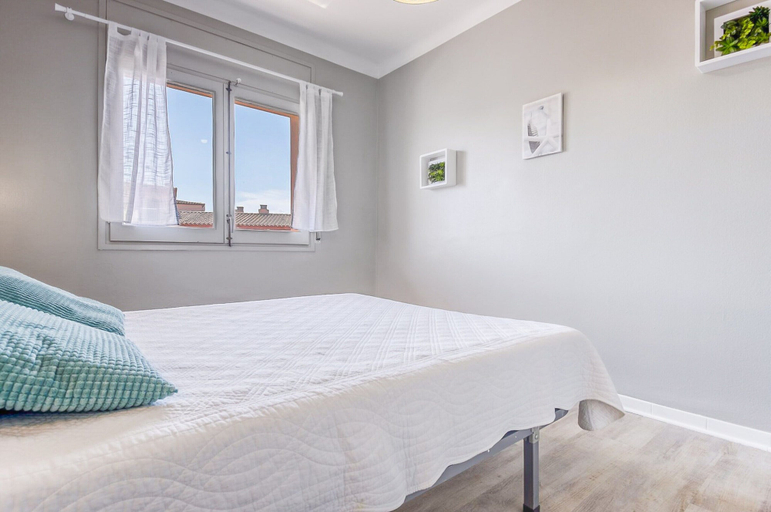 Room 2, Apartment in Roses by the Beach, Girona
