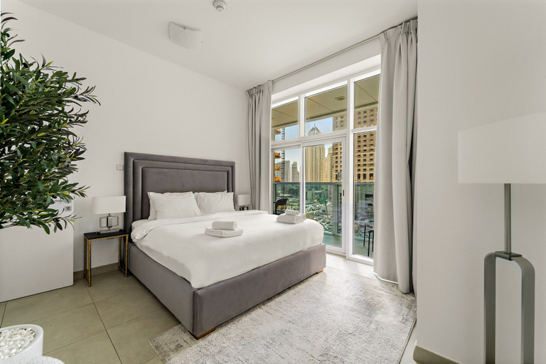 Room 4, Marina Arcade - 702 2BD, Dubai