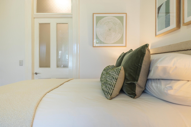 Room 2, Modern 1-bed Studio Near Tramsheds, Sydney