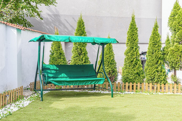 Property grounds 2, Stylish 1BR Apartment Meidling Center, Wien