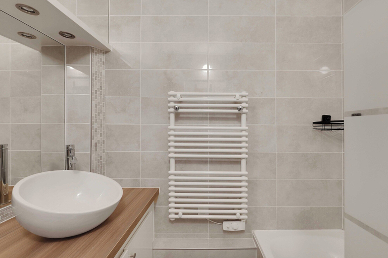 Bathroom 4, Beautiful Apartment 2br/6p - Eiffel Tower, Paris