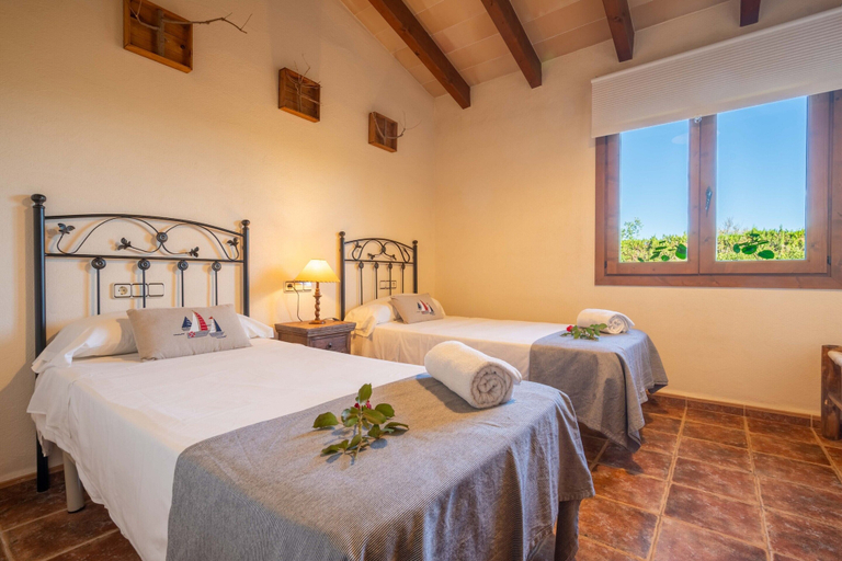 Room 5, Sa Tanqueta Rustica in Inca With Private Pool, Baleares