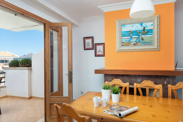 Others 5, - House In, Baleares