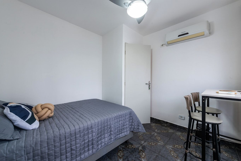 Room 2, Loft Acolhedor com Estacionamento a 150m da Praia, São Vicente