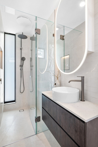 Bathroom 4, Stylish 3-bed Home Near South Melbourne Market, Melbourne