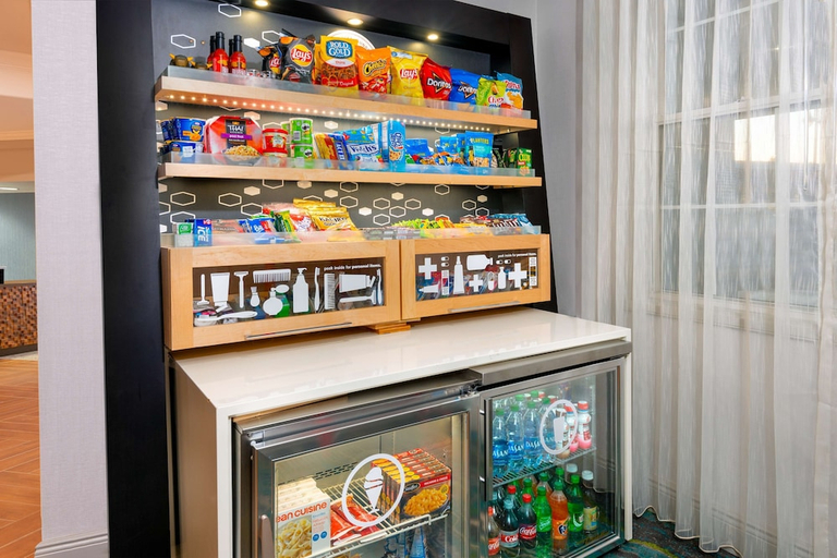 Food & Drinks 5, Hampton Inn Buffalo-Williamsville, Erie