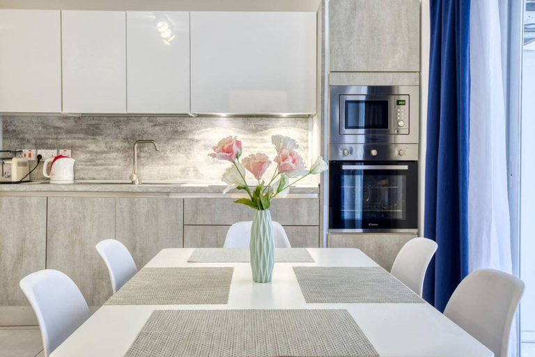 Room 4, Central Msida Modern Bright Comfortable