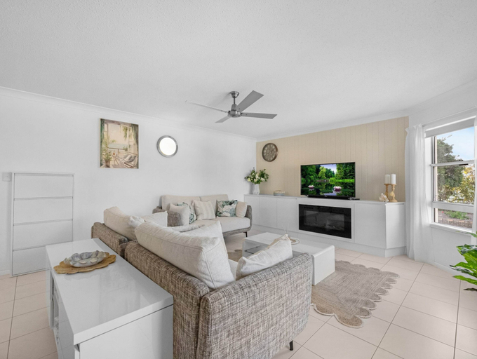 Living room 4, Bright Coastal Stay With Pool and Beach View, Hervey Bay - Pt A