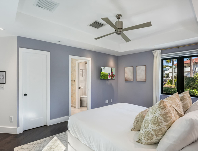 Room 3, Private Waterfront Luxury Villa Resort-style Living Privacy, Broward