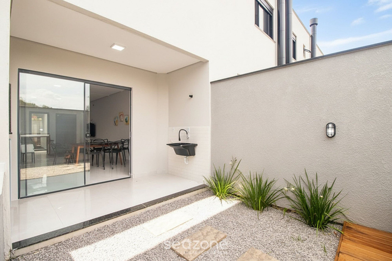 Outdoor dining, House w/ BBQ and Jacuzzi Adr0002, Florianopolis