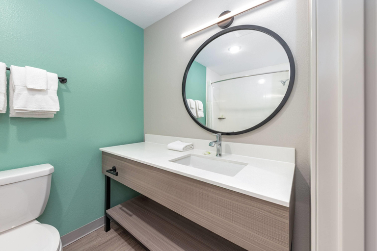 Bathroom 5, ECHO Suites Extended Stay by Wyndham Dallas Plano/Richardson, Collin