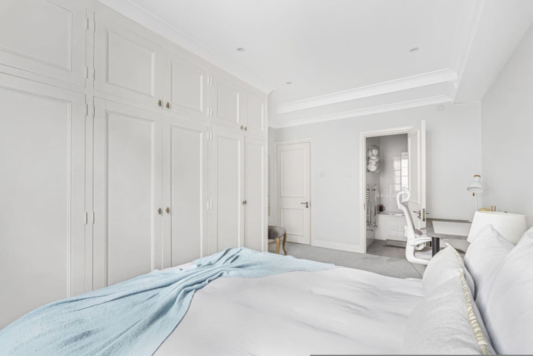 Room 3, 4-bed Knightsbridge Home Gym Cinema Jacuzzi, London