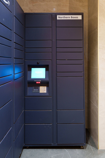 Room 4, Hotel-level New Luxury Home w Gym Pool, New York