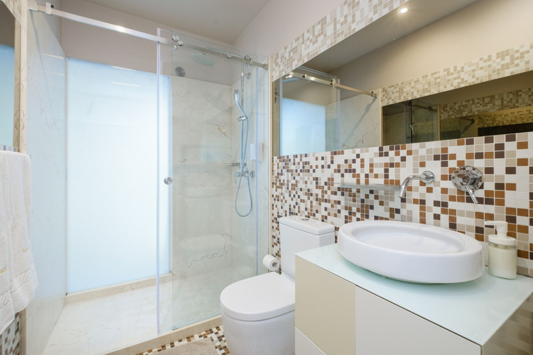 Bathroom 4, YOUROPO - ExtendALL, Porto