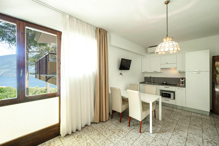 Private kitchen 4, Apartment in Limone With Balcony or Terrace, Brescia