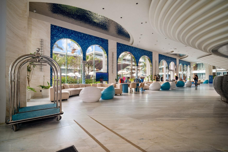 Lobby sitting area, Beachfront 1bedroom Apartment, Phuket Island