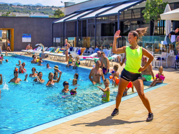 Pool 4, Mobile Home in Omisalj by Pusca Bay Beach, Omišalj