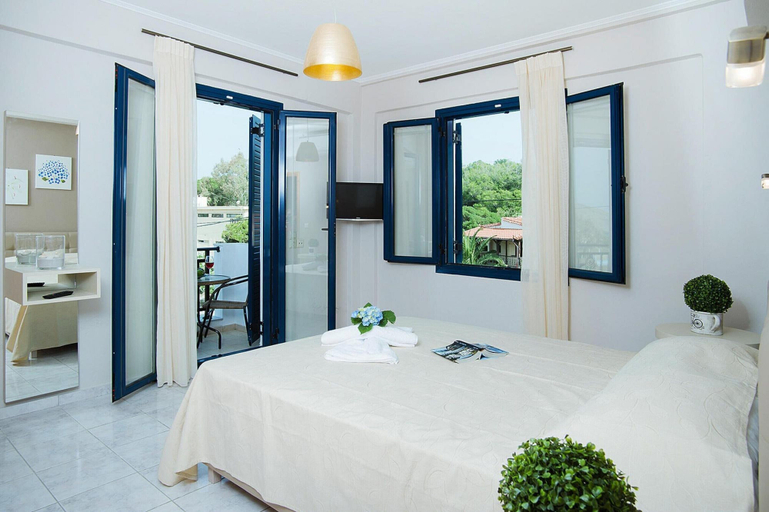 Room 3, Poolside Cottage in Panormo, Crete