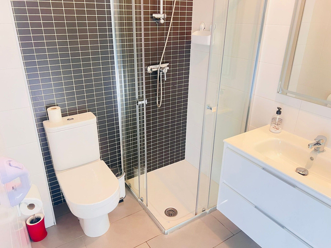 Bathroom 2, Apartment in La Zenia for 5 Guests, Alicante