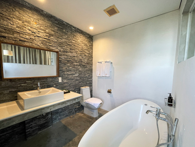 Bathroom 3, Talent Residence, Ruessei Kaev