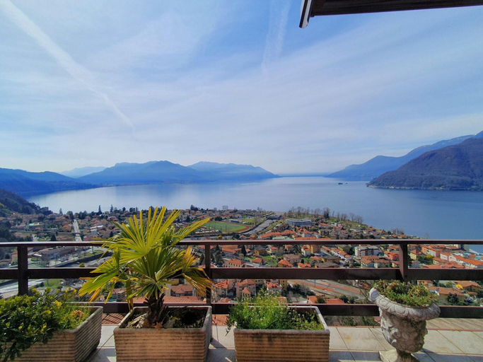Others 5, Holiday Home in Maccagno With Pool, Varese