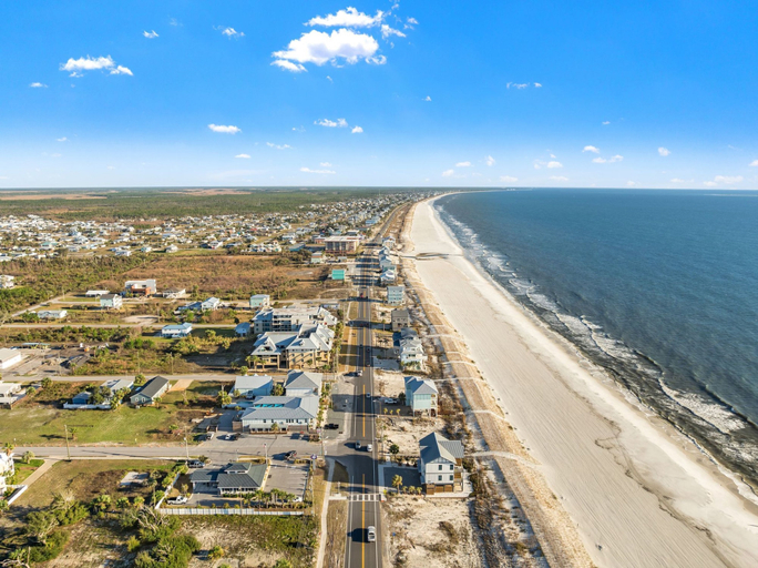Beach 4, Beach House - C Shucker by PHG, Bay