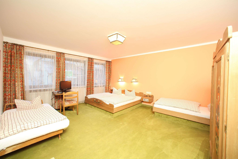 Bedroom 4, Hotel Landgasthof Schuster, Roth