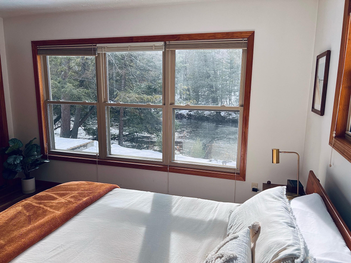 Bedroom 3, Firefly Lodge! Boardman River! Hot Tub! Woodstove!, Grand Traverse