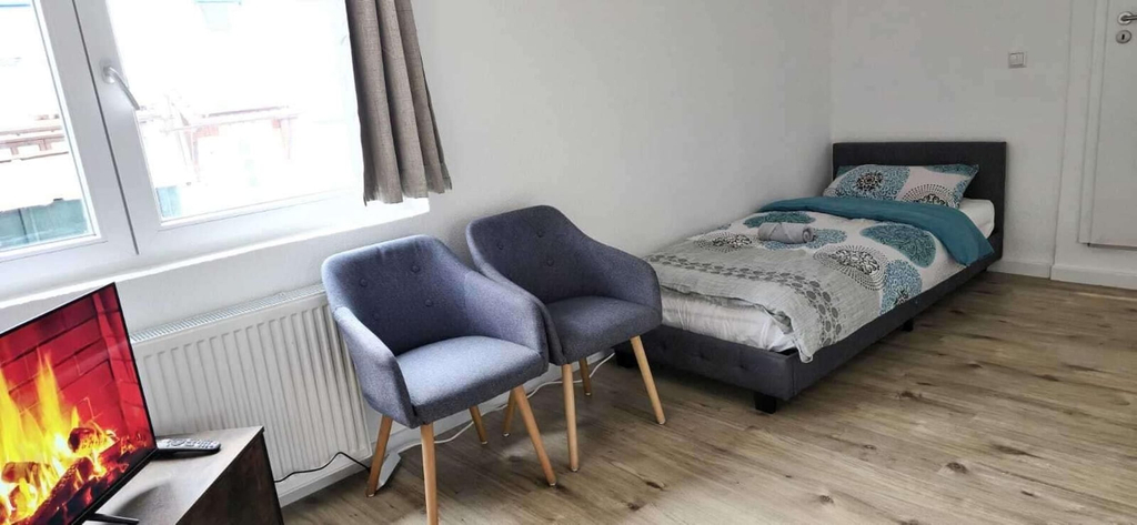 Room 3, 3-bed Cosy Apartment - Sleeps 7, Schwarzwald-Baar-Kreis