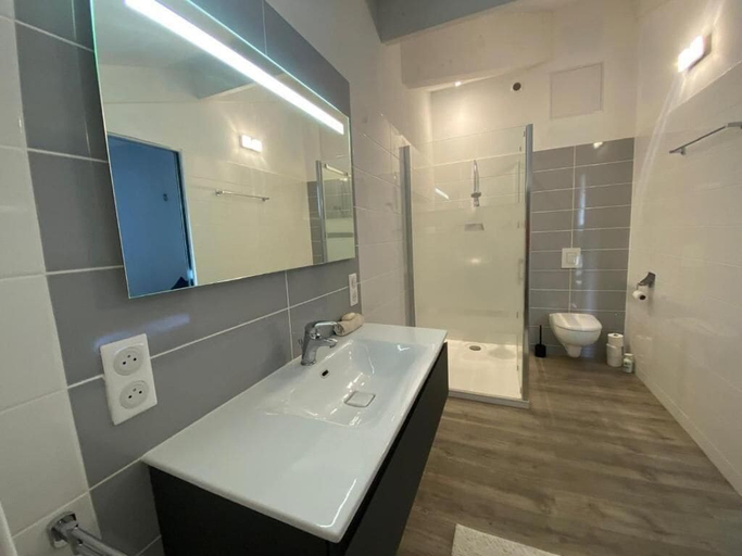 Bathroom 4, Manoir Blanche Haut, Lot-et-Garonne