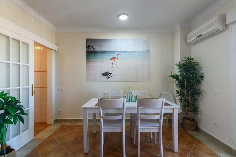 Dining 4, Beachside Penthouse With Sea Views, Huelva