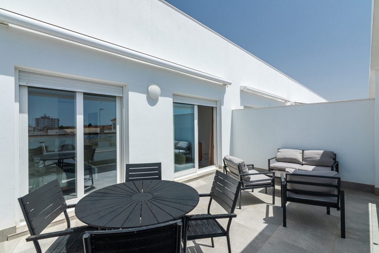 Outdoor dining 4, Family Apartment With Balcony, Wifi, Huelva