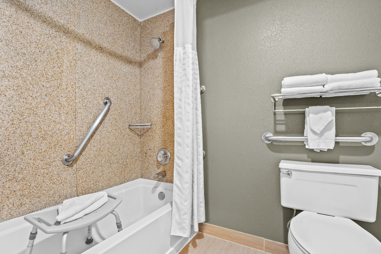 Bathroom 4, Spark by Hilton Des Plaines Chicago O'Hare, Cook