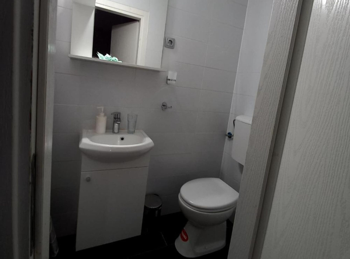 Bathroom 3, Pansion Stones Murter, Murter