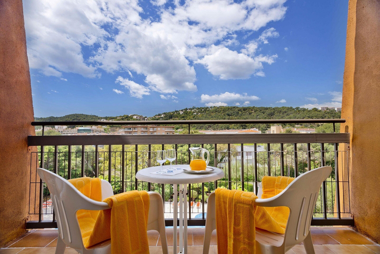 Balcony 3, Apartment in Spain Near Beach & City Center, Girona