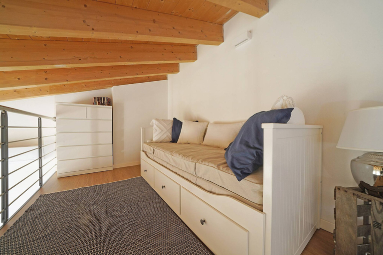 Room 3, Corte Fasanella 48 in Toscolano-maderno, Brescia