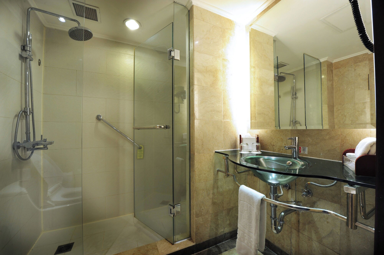 bathroom 6