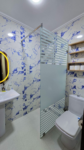 Bathroom 5, Heart Tangier Marina & Mall 1 min away, Tanger-Assilah